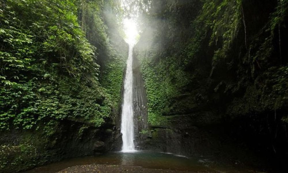 ⁠Tetebatu waterfall