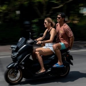 masih-banyak-bule-hilir-mudik-naik-motor-sewaan-di-bali-6_43