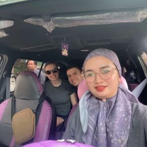 your-lombok-female-driver-5