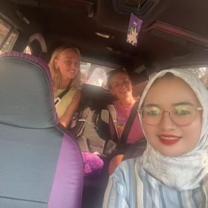 your-lombok-female-driver-7