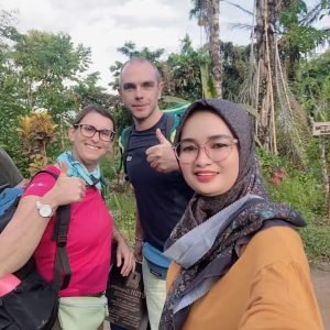your-lombok-female-driver-9